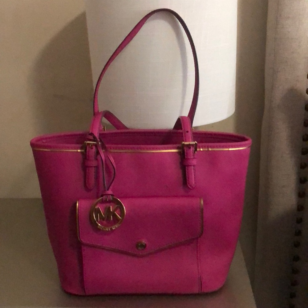 Michael Kors pink hand bag